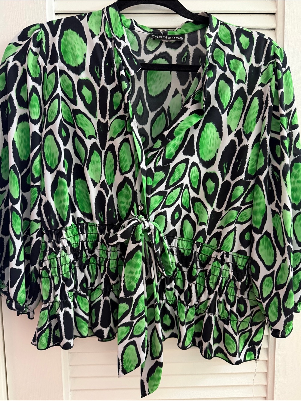 Marianne Black, White & Green Tie-Front Printed Blouse Size XL